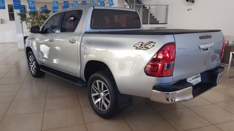 TOYOTA Hilux Caminhonete 2.8 16V SRX 4X4 TURBO DIESEL CABINE DUPLA AUTOMTICO, Foto 4