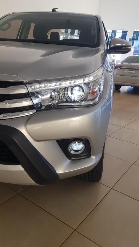 TOYOTA Hilux Caminhonete 2.8 16V SRX 4X4 TURBO DIESEL CABINE DUPLA AUTOMTICO, Foto 8