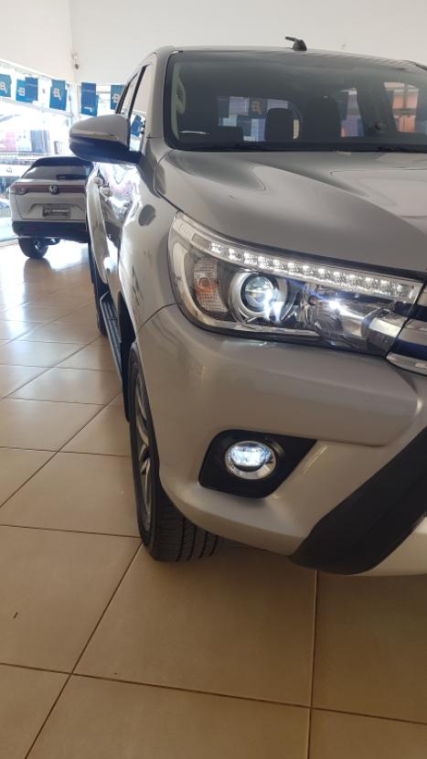 TOYOTA Hilux Caminhonete 2.8 16V SRX 4X4 TURBO DIESEL CABINE DUPLA AUTOMTICO, Foto 10