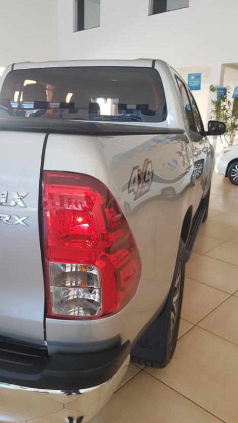 TOYOTA Hilux Caminhonete 2.8 16V SRX 4X4 TURBO DIESEL CABINE DUPLA AUTOMTICO, Foto 11