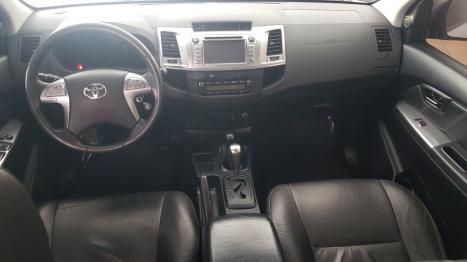TOYOTA Hilux Caminhonete 3.0 4P 4X4 SRV TURBO DIESEL TOP CABINE DUPLA AUTOMTICO, Foto 17