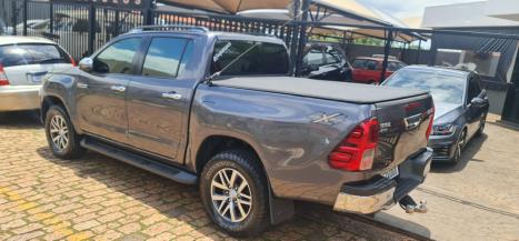 TOYOTA Hilux Caminhonete 2.8 16V SRV 4X4 DIESEL CABINE DUPLA AUTOM�TICO, Foto 2