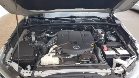 TOYOTA Hilux Caminhonete 2.8 16V SRX LIMITED 4X4 TURBO DIESEL CABINE DUPLA AUTOM�TICO, Foto 16