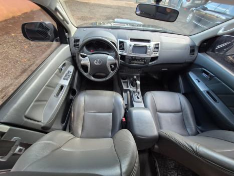 TOYOTA Hilux Caminhonete 3.0 4P 4X4 SRV TURBO DIESEL CABINE DUPLA AUTOM�TICO, Foto 5