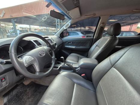TOYOTA Hilux Caminhonete 3.0 4P 4X4 SRV TURBO DIESEL CABINE DUPLA AUTOM�TICO, Foto 9