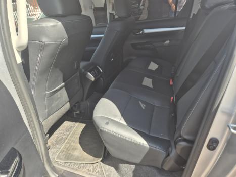 TOYOTA Hilux Caminhonete 2.8 16V SRX PLUS 4X4 TURBO DIESEL CABINE DUPLA AUTOM�TICO, Foto 5