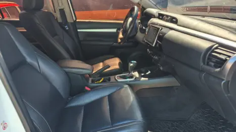 TOYOTA Hilux Caminhonete 2.8 16V 4P SR 4X4 DIESEL CABINE DUPLA AUTOM�TICO, Foto 6