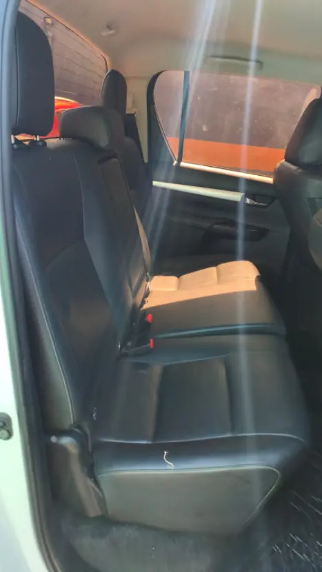 TOYOTA Hilux Caminhonete 2.8 16V 4P SR 4X4 DIESEL CABINE DUPLA AUTOM�TICO, Foto 9