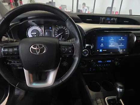 TOYOTA Hilux Caminhonete 2.8 16V SRX 4X4 DIESEL CABINE DUPLA AUTOM�TICO, Foto 14