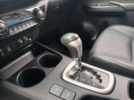 TOYOTA Hilux Caminhonete 2.8 16V SRX 4X4 DIESEL CABINE DUPLA AUTOM�TICO, Foto 16