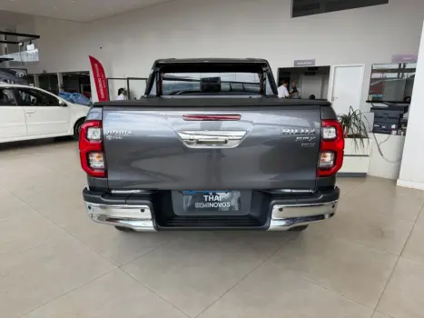 TOYOTA Hilux Caminhonete 2.8 16V SRX PLUS 4X4 TURBO DIESEL CABINE DUPLA AUTOM�TICO, Foto 5