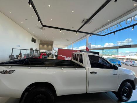 TOYOTA Hilux Caminhonete 2.8 4X4 DIESEL CABINE SIMPLES, Foto 4