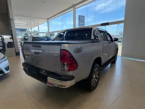 TOYOTA Hilux Caminhonete 2.8 16V SRV 4X4 DIESEL CABINE DUPLA AUTOM�TICO, Foto 6