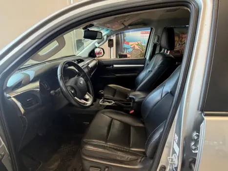 TOYOTA Hilux Caminhonete 2.8 16V SRV 4X4 DIESEL CABINE DUPLA AUTOM�TICO, Foto 7