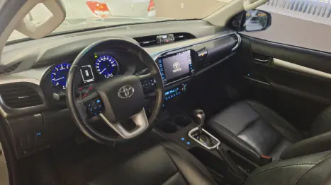 TOYOTA Hilux Caminhonete 2.7 16V 4P SRV FLEX CABINE DUPLA AUTOM�TICO, Foto 7