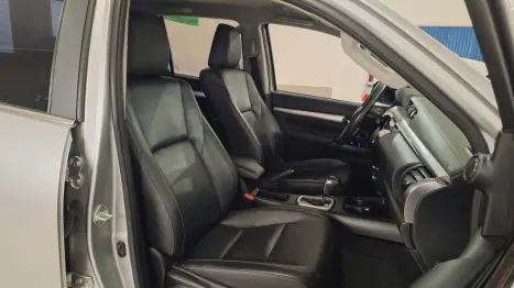 TOYOTA Hilux Caminhonete 2.7 16V 4P SRV FLEX CABINE DUPLA AUTOM�TICO, Foto 8
