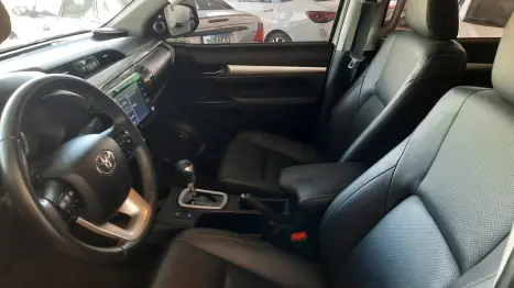 TOYOTA Hilux Caminhonete 2.8 16V SRX LIMITED 4X4 TURBO DIESEL CABINE DUPLA AUTOM�TICO, Foto 9