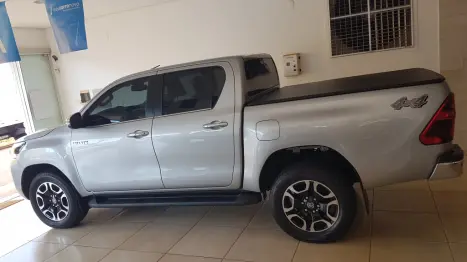 TOYOTA Hilux Caminhonete 2.8 16V SRX 4X4 TURBO DIESEL CABINE DUPLA AUTOM�TICO, Foto 5