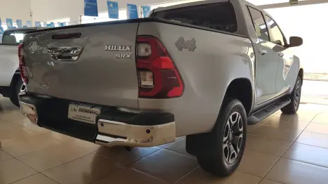TOYOTA Hilux Caminhonete 2.8 16V SRX 4X4 TURBO DIESEL CABINE DUPLA AUTOM�TICO, Foto 6