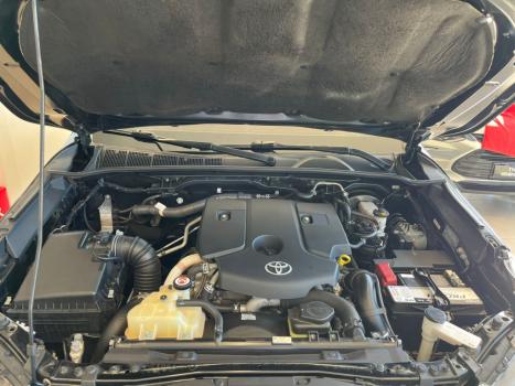 TOYOTA Hilux Caminhonete 2.8 16V SRX 4X4 DIESEL CABINE DUPLA AUTOM�TICO, Foto 8