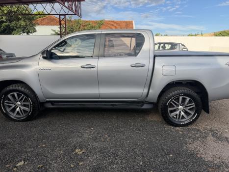 TOYOTA Hilux Caminhonete 2.8 16V SRX 4X4 DIESEL CABINE DUPLA AUTOM�TICO, Foto 1