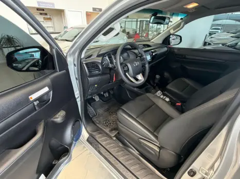 TOYOTA Hilux Caminhonete 2.8 4X4 DIESEL CABINE SIMPLES, Foto 9