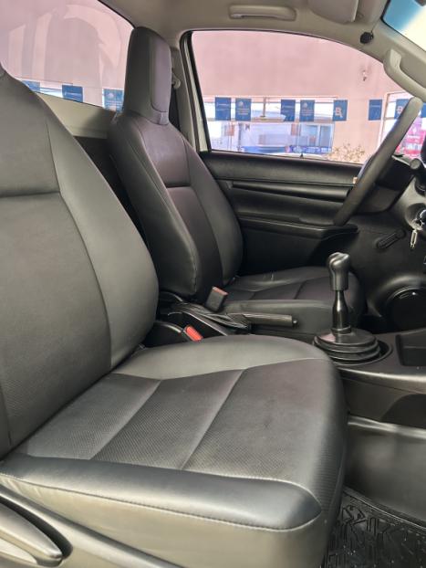 TOYOTA Hilux Caminhonete 2.8 4X4 DIESEL CABINE SIMPLES, Foto 18