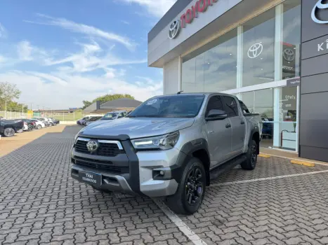 TOYOTA Hilux Caminhonete 2.8 16V 4P CONQUEST TURBO DIESEL CABINE DUPLA, Foto 3