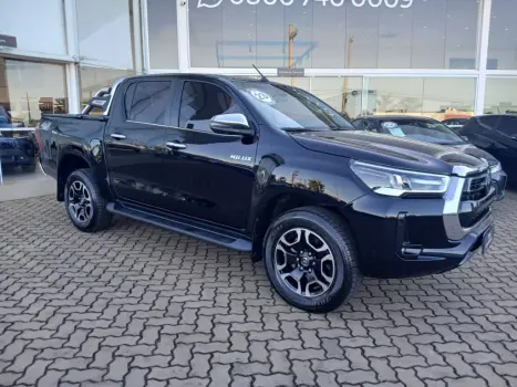 TOYOTA Hilux Caminhonete 2.8 16V SRX 4X4 DIESEL CABINE DUPLA AUTOM�TICO, Foto 1