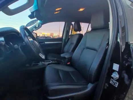 TOYOTA Hilux Caminhonete 2.8 16V SRX 4X4 DIESEL CABINE DUPLA AUTOM�TICO, Foto 9