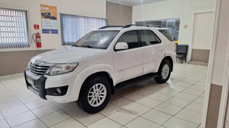 TOYOTA Hilux SW4 2.7 16V 4P FLEX SRV 7 LUGARES AUTOMÁTICO, Foto 2