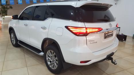 TOYOTA Hilux SW4 2.8 16V 4P SRX 4X4 7 LUGARES TURBO DIESEL AUTOMTICO, Foto 6