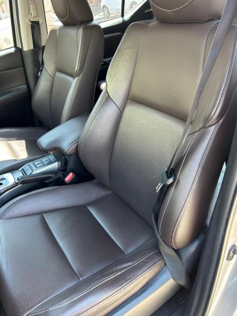 TOYOTA Hilux SW4 2.8 4P SRX 4X4 TURBO DIESEL AUTOMTICO, Foto 9