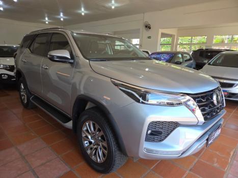 TOYOTA Hilux SW4 2.8 16V 4P SRX 4X4 7 LUGARES TURBO DIESEL AUTOMTICO, Foto 2