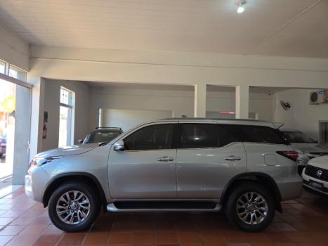 TOYOTA Hilux SW4 2.8 16V 4P SRX 4X4 7 LUGARES TURBO DIESEL AUTOMTICO, Foto 8