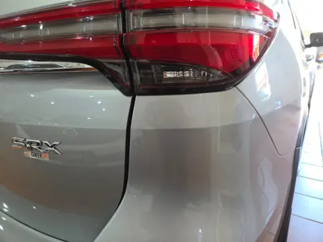 TOYOTA Hilux SW4 2.8 16V 4P SRX 4X4 7 LUGARES TURBO DIESEL AUTOMTICO, Foto 11