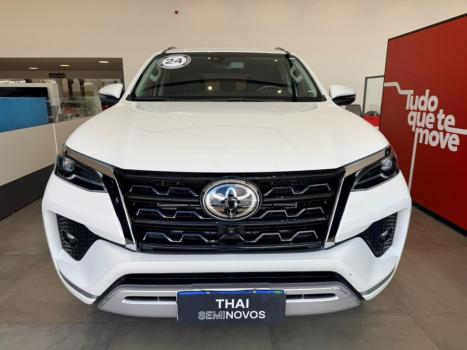 TOYOTA Hilux SW4 2.8 16V 4P SRX 4X4 7 LUGARES TURBO DIESEL AUTOM�TICO, Foto 2