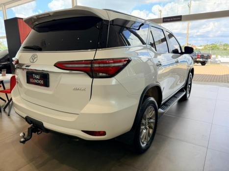 TOYOTA Hilux SW4 2.8 16V 4P SRX 4X4 7 LUGARES TURBO DIESEL AUTOM�TICO, Foto 7