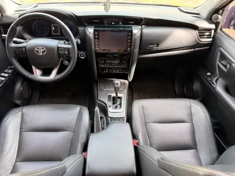 TOYOTA Hilux SW4 2.8 16V 4P SRX 4X4 7 LUGARES TURBO DIESEL AUTOM�TICO, Foto 7