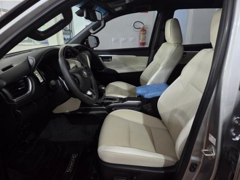TOYOTA Hilux SW4 2.8 4P SRX 4X4 DIAMOND 7 LUGARES TURBO DIESEL AUTOM�TICO, Foto 12