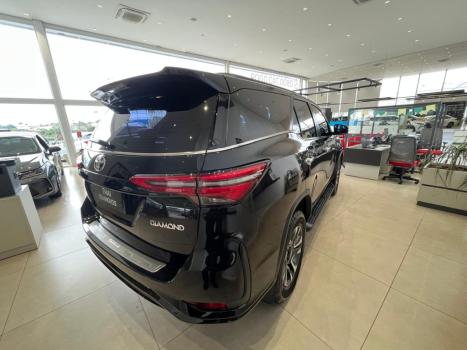 TOYOTA Hilux SW4 2.8 4P SRX 4X4 DIAMOND 7 LUGARES TURBO DIESEL AUTOM�TICO, Foto 7