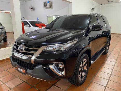 TOYOTA Hilux SW4 2.8 4P SRX 4X4 DIAMOND 7 LUGARES TURBO DIESEL AUTOM�TICO, Foto 1