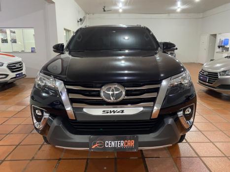 TOYOTA Hilux SW4 2.8 4P SRX 4X4 DIAMOND 7 LUGARES TURBO DIESEL AUTOM�TICO, Foto 2