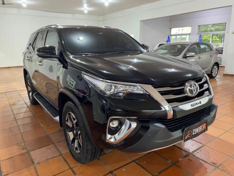 TOYOTA Hilux SW4 2.8 4P SRX 4X4 DIAMOND 7 LUGARES TURBO DIESEL AUTOM�TICO, Foto 3