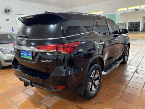 TOYOTA Hilux SW4 2.8 4P SRX 4X4 DIAMOND 7 LUGARES TURBO DIESEL AUTOM�TICO, Foto 5