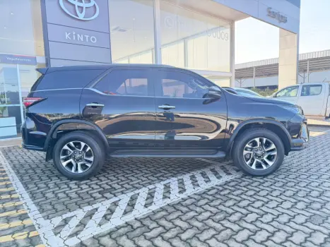 TOYOTA Hilux SW4 2.8 16V 4P SRX PLATINUM 4X4 7 LUGARES TURBO DIESEL AUTOM�TICO, Foto 4