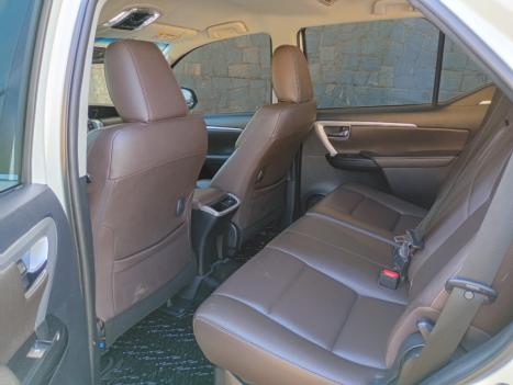 TOYOTA Hilux SW4 2.8 16V 4P SRX 4X4 7 LUGARES TURBO DIESEL AUTOMÁTICO, Foto 9