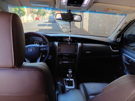 TOYOTA Hilux SW4 2.8 16V 4P SRX 4X4 7 LUGARES TURBO DIESEL AUTOMÁTICO, Foto 10