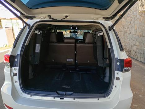 TOYOTA Hilux SW4 2.8 16V 4P SRX 4X4 7 LUGARES TURBO DIESEL AUTOMÁTICO, Foto 12