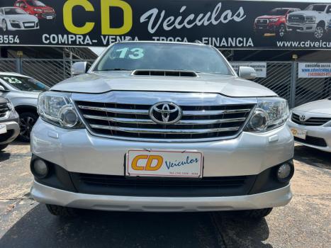 TOYOTA Hilux SW4 3.0 16V 4P SRV 4X4 7 LUGARES TURBO DIESEL AUTOM�TICO, Foto 2